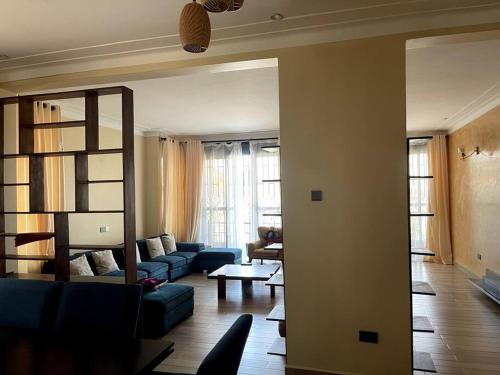 Douillet Villa - 6 Bed, 5 Bath, Jacuzzi, Fast WiFi