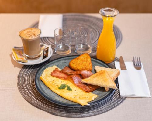 Hotel Queens - Adults Only By Mc - image 6