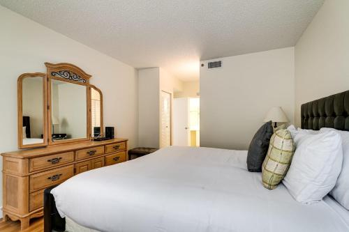 Wonderful 3 Bedroom Condo in the Heart of Aventura in Aventura, USA