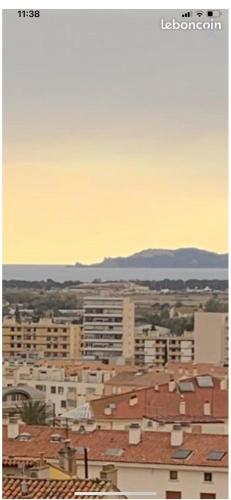 Vue mer et ville 180 degrés - Location saisonnière - Hyères