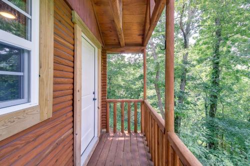 Cozy Cabin with Direct ATV Trail Riding and Mtn Views! in 加利威爾