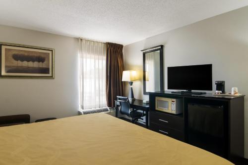 Quality Inn Aurora - Naperville Area