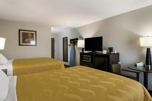 Quality Inn Aurora - Naperville Area