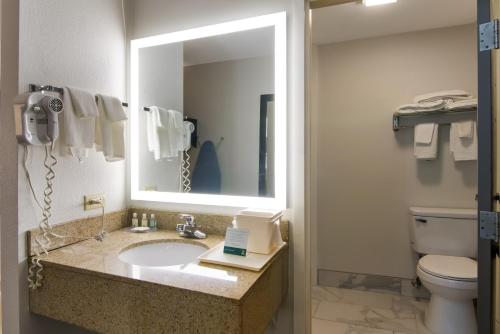 Quality Inn Aurora - Naperville Area