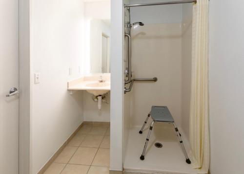 Queen Room with Two Queen Beds - Disability Access