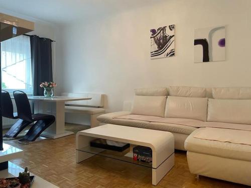 Klimatisierte 90m2 Unterkunft