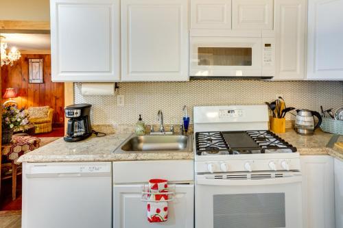 Private Catskill Mountains Vacation Getaway in Leeds, USA