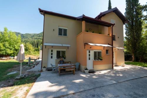 Apkārtne, Šljivo Apartmani (Sljivo Apartmani) in Mojdež