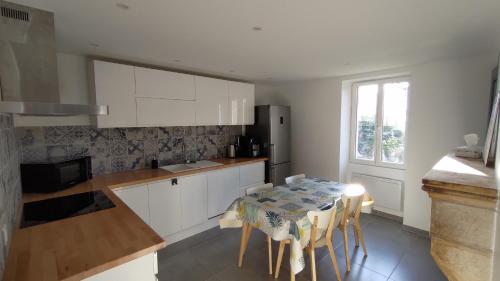 บริการและสิ่งอำนวยความสะดวก, Maison 36 in เปริเออ