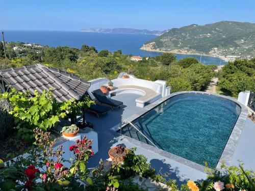 Marbury Heights Skopelos Town Pool Villa Secluded & Stunning gîte à louer Nísos Skópelos