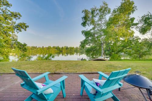 Lakefront Birchwood House with Deck and Fire Pit! in Birchwood, USA