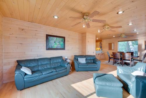 Lakefront Birchwood House with Deck and Fire Pit! in Birchwood, USA