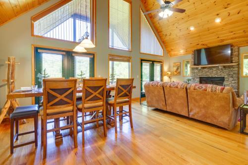 Beautiful Smoky Mountain Chalet with Game Room! in Murphy, USA