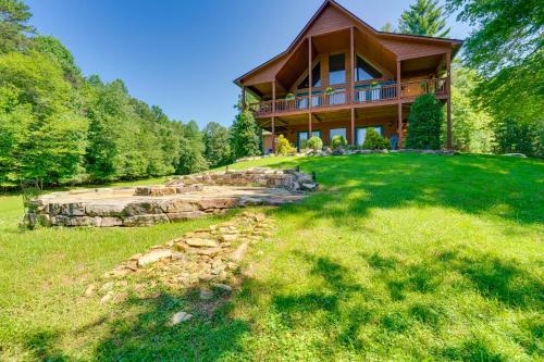 Beautiful Smoky Mountain Chalet with Game Room! - image 6