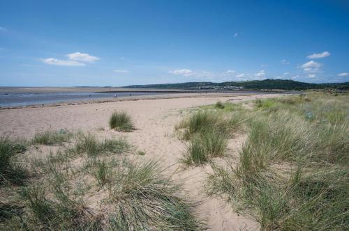 Beach View - 2 Bedroom Apartment - Llanelli