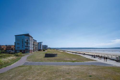 Beach View - 2 Bedroom Apartment - Llanelli