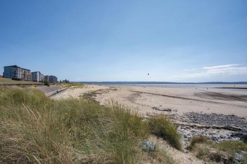 Beach View - 2 Bedroom Apartment - Llanelli