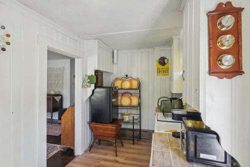 Cozy Massachusetts Escape with Patio, Near Beaches! in Fairhaven, USA