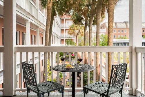Deluxe Double Room with Balcony image 4