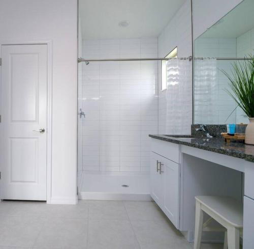Modern Oasis! 3BR Townhouse in a Lagoon Community in Wesley Chapel, USA