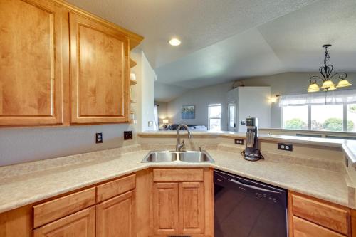 Colorado Springs Townhome with Game Room and Grill! in Colorado Springs, USA