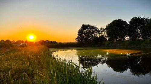 Boyce Fen Farm Retreat Glamping & Fishery