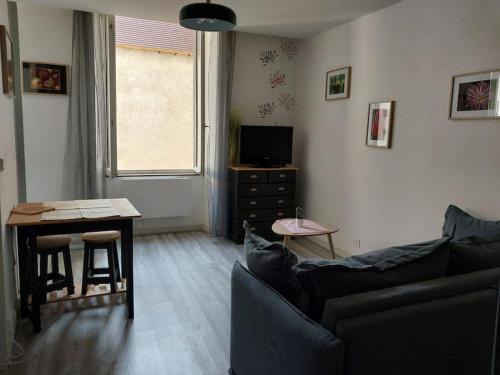 studio hyper centre, wifi, - Apartment - La Châtre