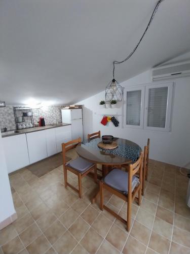 Two-Bedroom Apartment with Terrace image 8