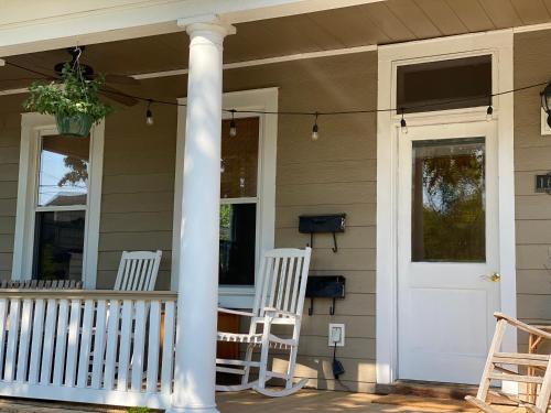 Historic Fredericksburg Apartment with Work Space