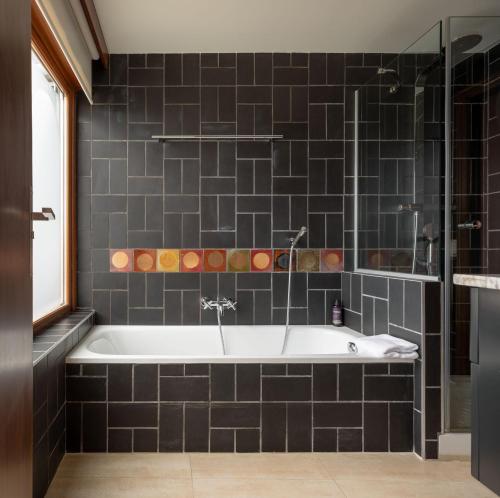 Three-Bedroom Apartment image 4