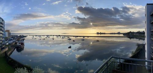 Corinthian Quay Apartment