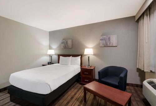 SureStay Plus by Best Western Woodbury Inn