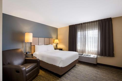 Sonesta Simply Suites St Louis Earth City