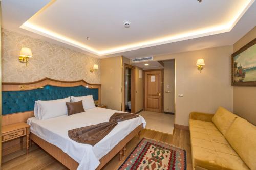 Standard Double Room image 5