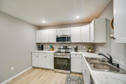 Serene Dry Ridge Vacation Rental with Nearby Fishing in Dry Ridge, USA