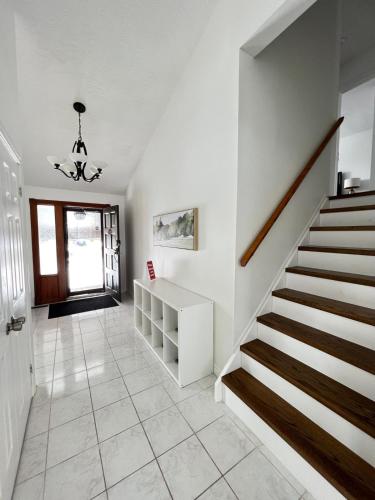 Letitia Heights !E Spacious and Quiet Private Bedroom with Private Bathroom in 巴里