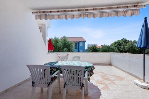 One-Bedroom Apartment with Terrace image 8