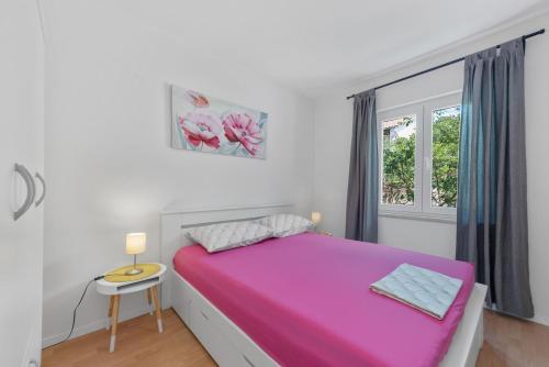 Two-Bedroom Apartment with Terrace and Sea View image 9