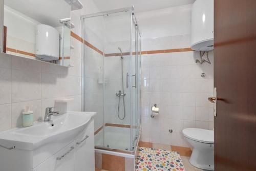Two-Bedroom Apartment with Terrace and Sea View image 7