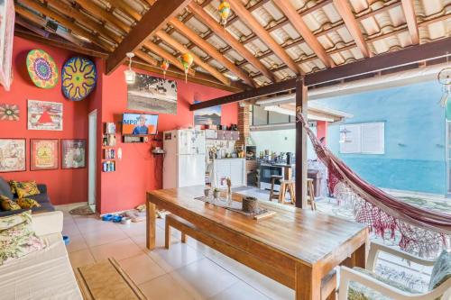 Shared lounge/TV area, Guest House Vida Vibra in Praia de Itamambuca