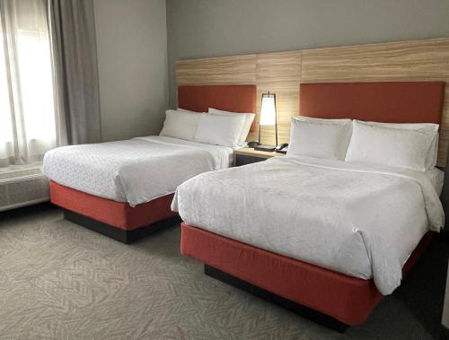 2 double beds