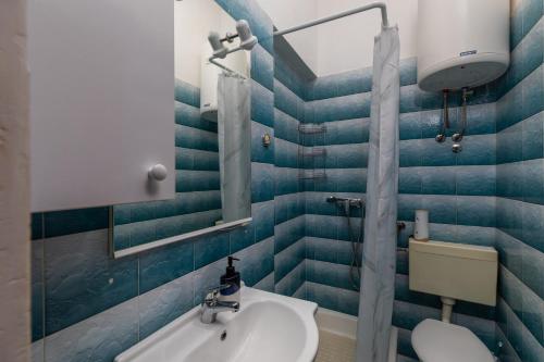 Three-Bedroom Apartment with Terrace and Sea View image 10
