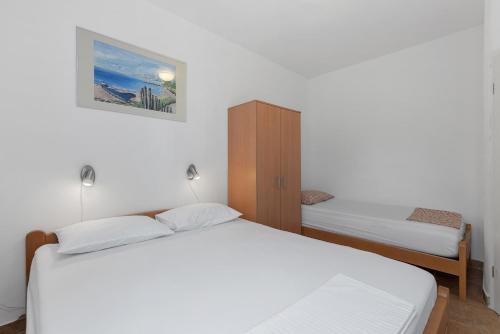 One-Bedroom Apartment with Terrace image 6