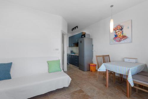 One-Bedroom Apartment with Terrace image 4
