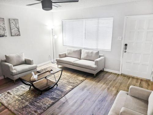 Spacious 2BR Prime Location!