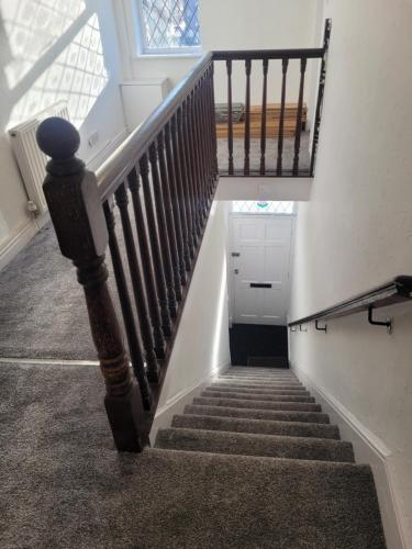 Decent Homes No 4- modern double room in Dukinfield