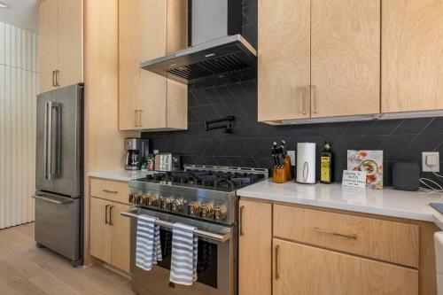 New Listing, new home! Austins Riverside Ranch in Austin, USA