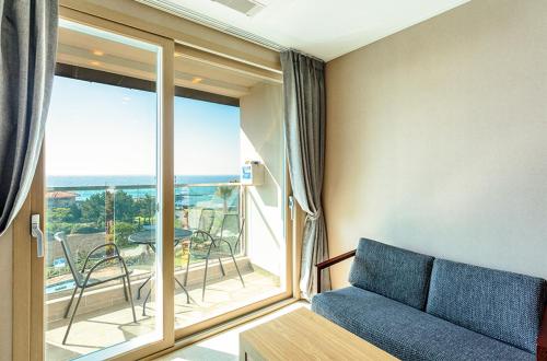 Balcony/terrace, Jeju Rich Hotel in Aewol