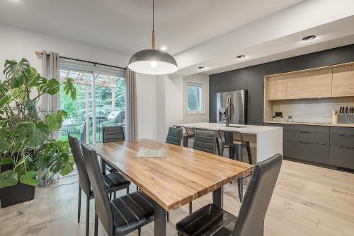 FREE PARKING PRIME LOCATION NEW MODERN CONDO in Brossard