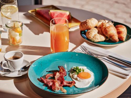 478461250 Holiday Inn Gdansk - City Centre by IHG